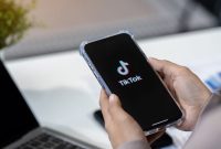 Algoritma TikTok: Trik Otak yang Bikin Kamu Kecanduan!