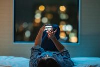 FOMO di Era Digital - Efek Psikologis yang Tak Terlihat!